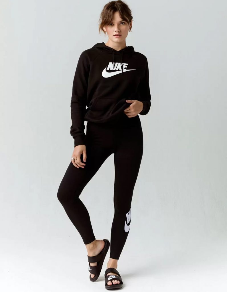 4-1 Nike Sportswear Essential Women’s Black high Rise leggings